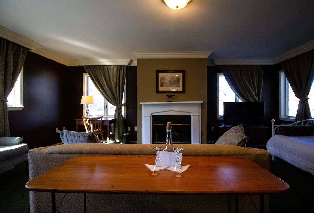 Delamater Inn