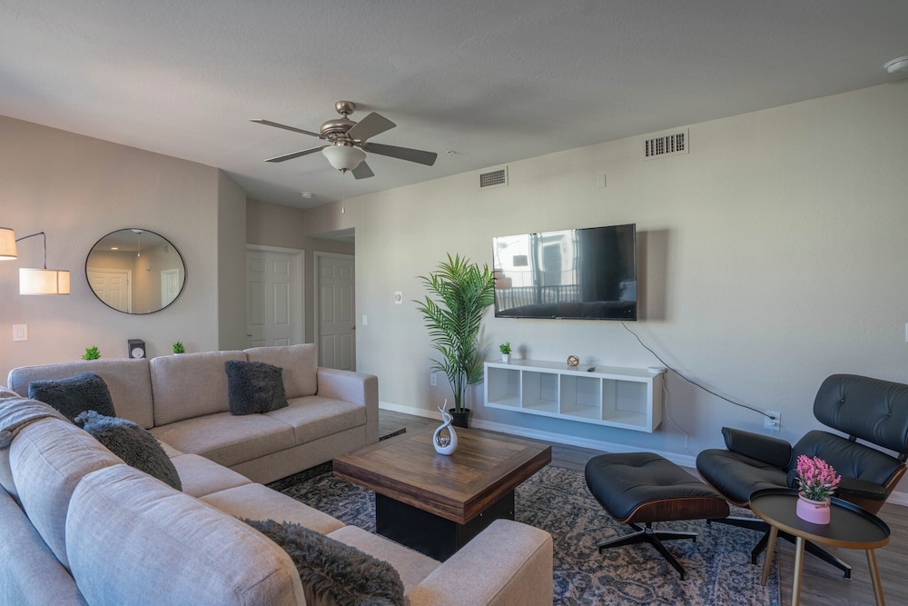 ROVE LIVING/KL - The Fredrick Tempe