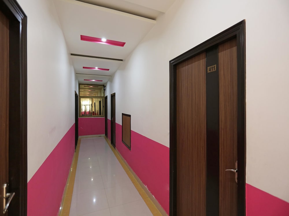 Capital O 10970 Hotel Krishna Palace