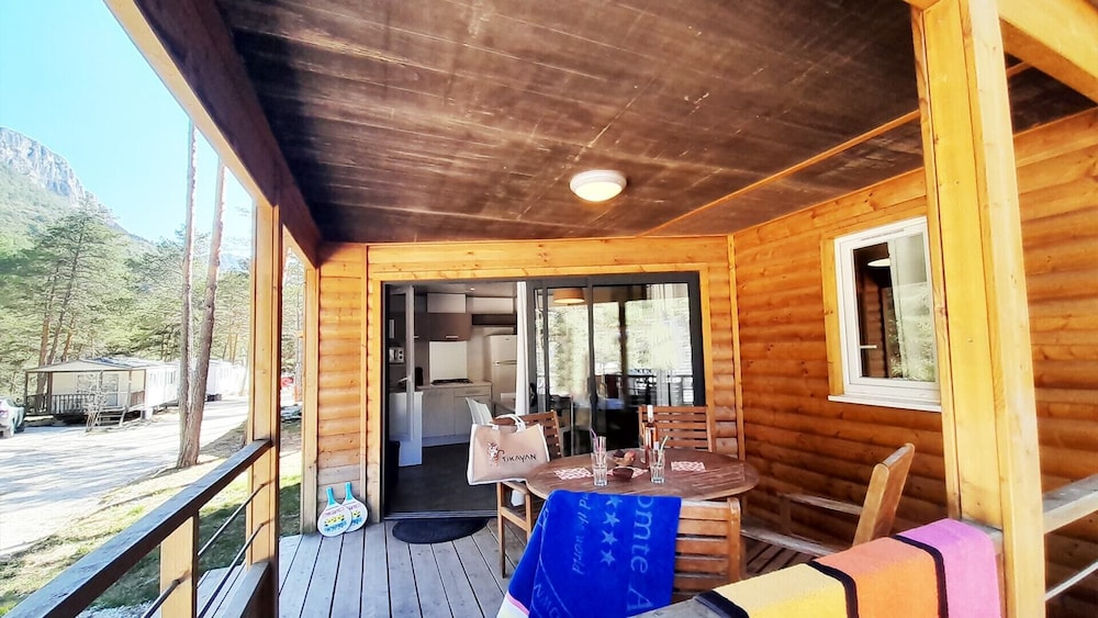 Camping La Pinatelle view 5