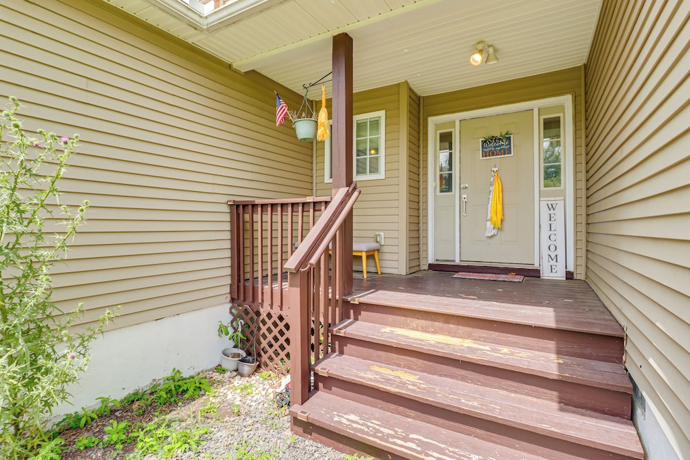 Family Retreat w/ 2 Game Rooms & Deck in Long Pond