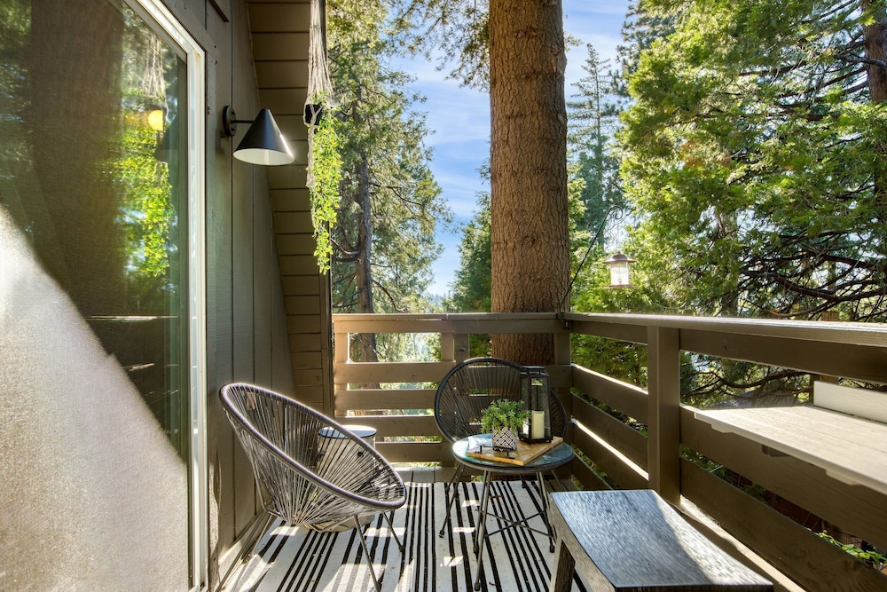 A-frame Retreat by Avantstay Modern Interiors 2 Decks Views
