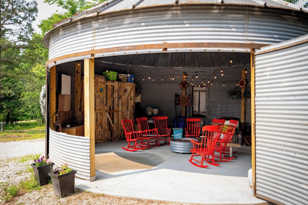 Hermann Grain Bins BNB