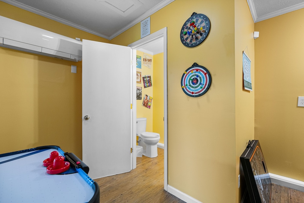 Cosby Mountain Lodge 4 Bedroom Home