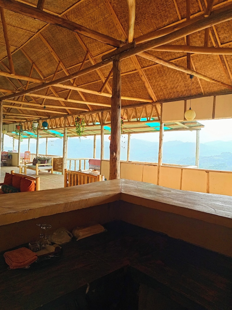 Bwindi Neckview Lodge