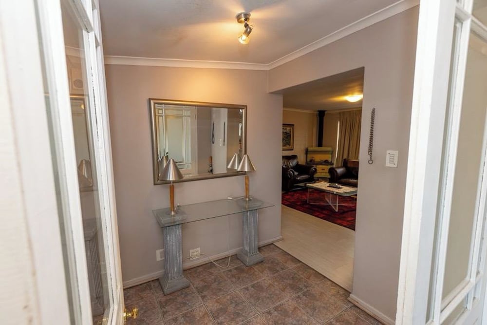3 Bedroom Part House in the Scenic Durbanville Wine Lands Area, Holiday Facility