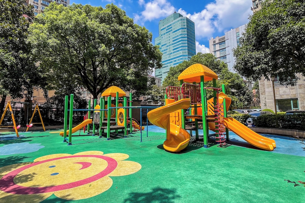 Tyms Stylish 3BR 2BA Apt Xujiahui Metro