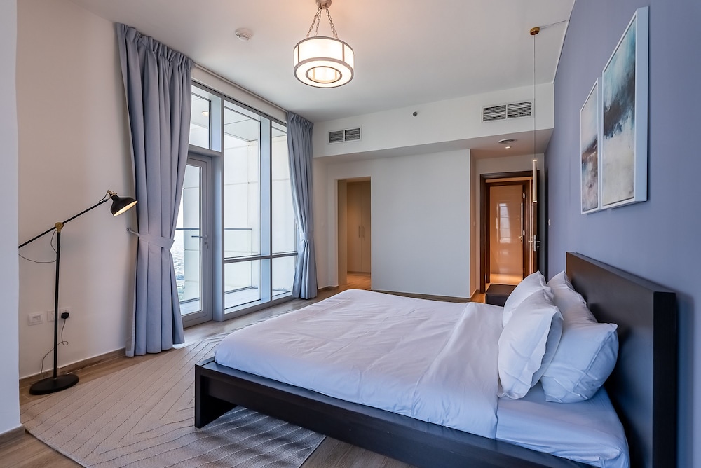 Noora Tower 4504 Business bay