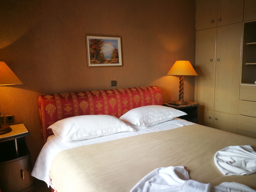 Nikky's Place - Property Image 2