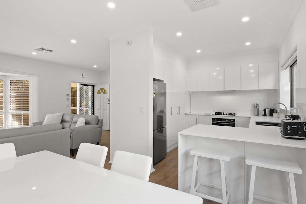 Stylish 3-bed House Close to Attractions