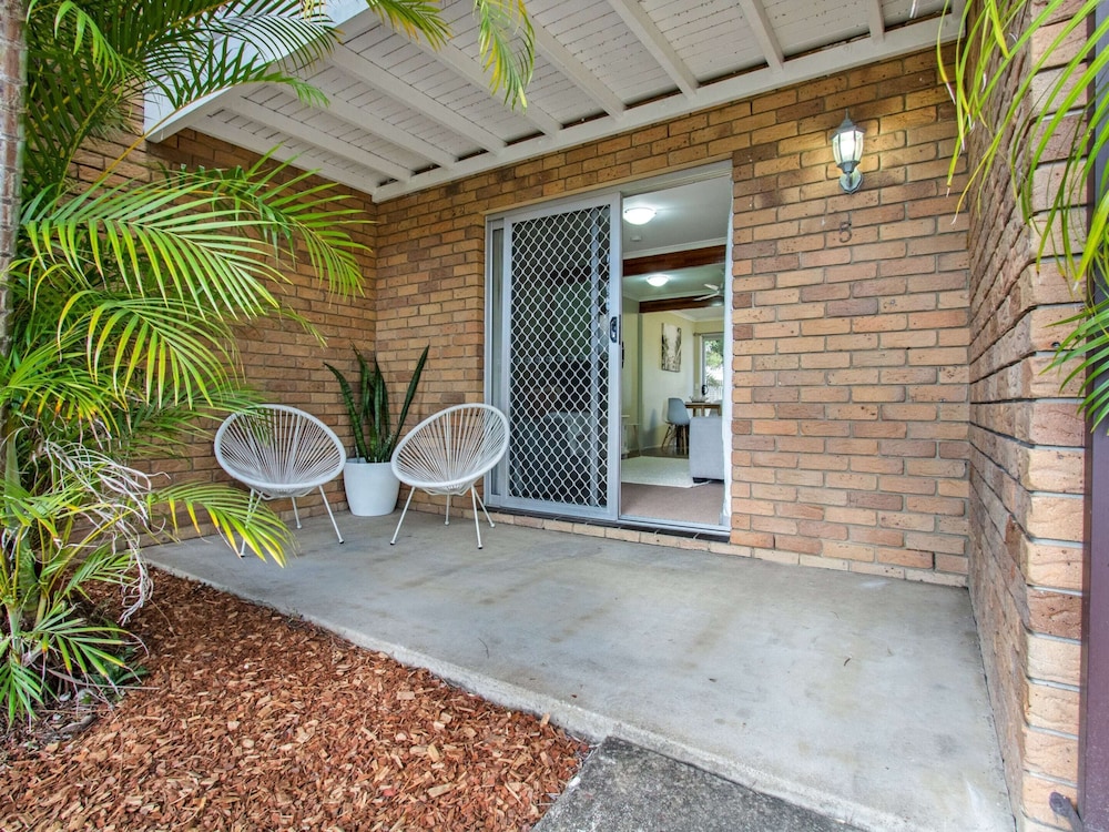 Relaxing Townhouse Steps From the Beach