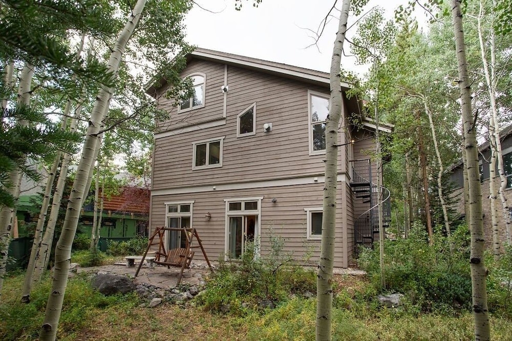 Streamside Lane 4 Bedroom Home
