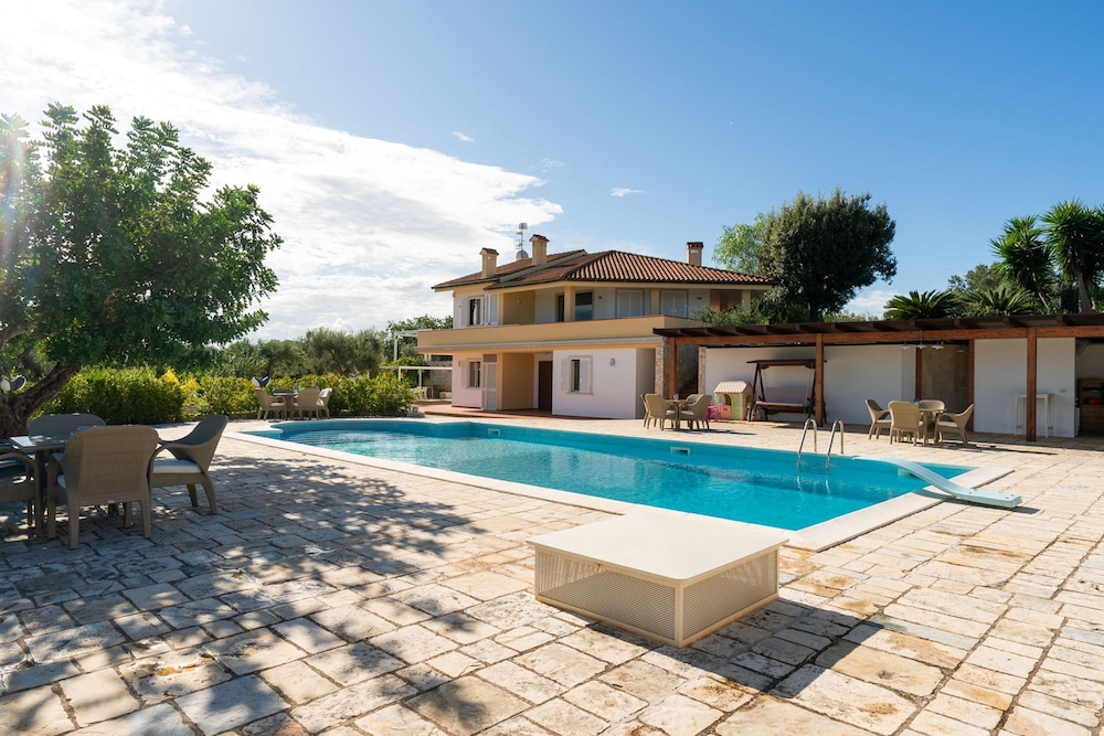 Villa Polignano con Piscina by Wonderful Italy