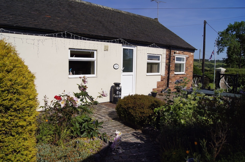 Stoke-on-trent Vacations - Birchenfields Family Friendly Cottages, Play Barn for all Ages and Summer Hous - Property Image 1