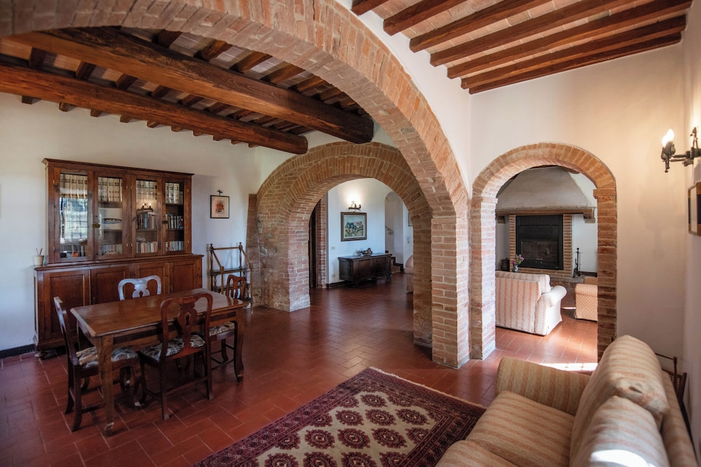 Green Hill Apt In Tuscan Countryside