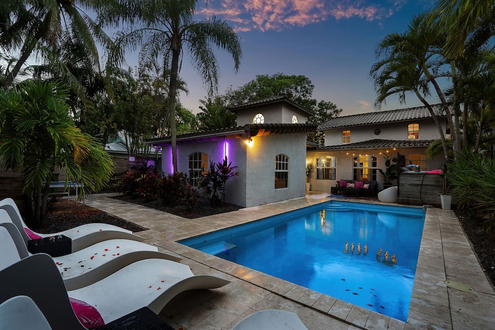 Chic Retreat Heated Pool Floats Close to Beach