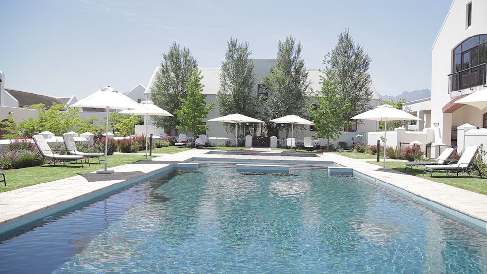 Winelands Golf Lodges at De Zalze