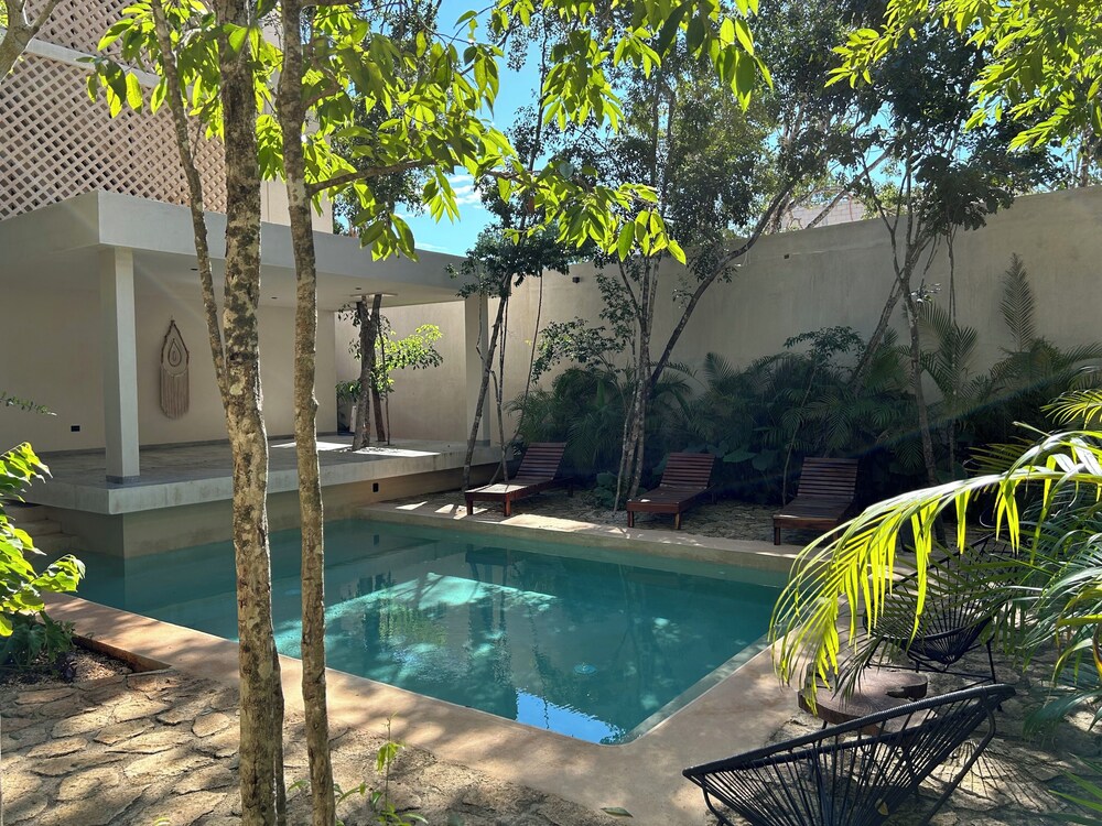 Private Balcony Jungle View Studio S21