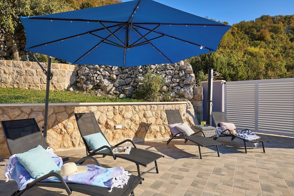 Hedera Estate, Villa Hedera XVI