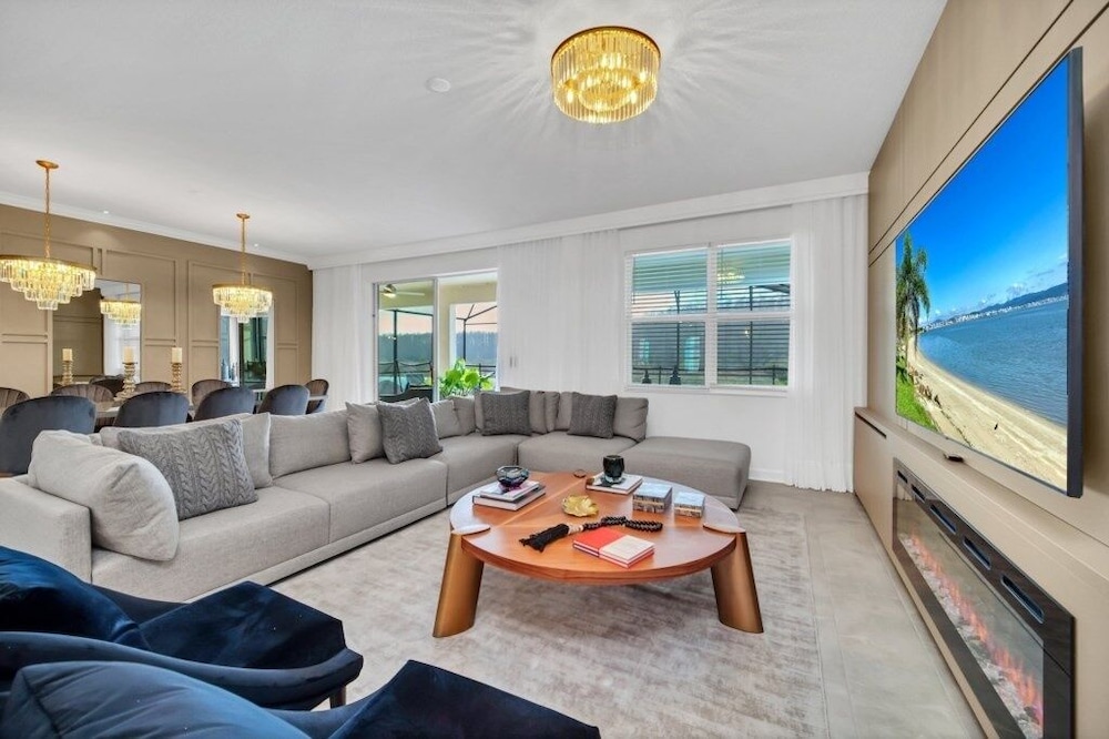2900penolpe 9 Bedroom Home