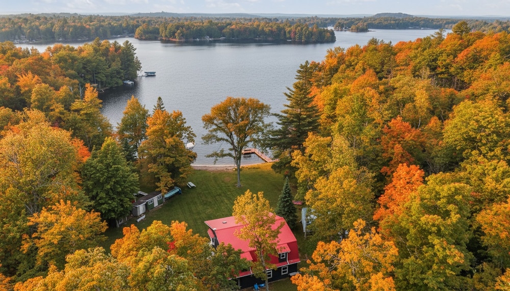 5 BR Family Hangout I Lake Views I Firepit