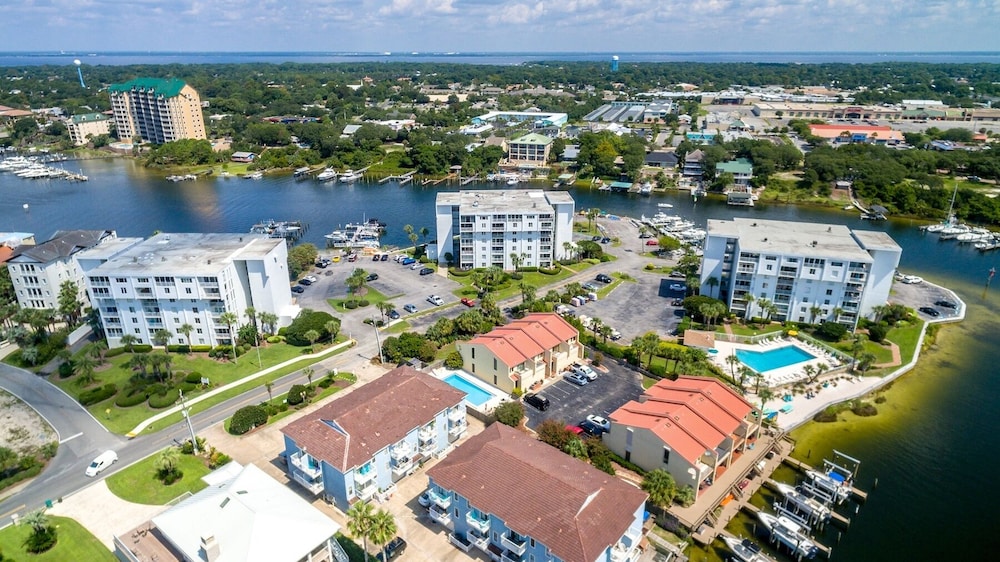 Dolphin Point 105b 2 Bedroom Condo by RedAwning