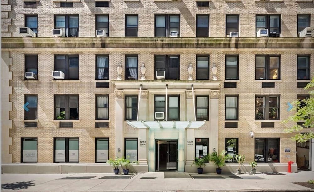 73-308 New 1BR 1bth UWS Doorman Gym