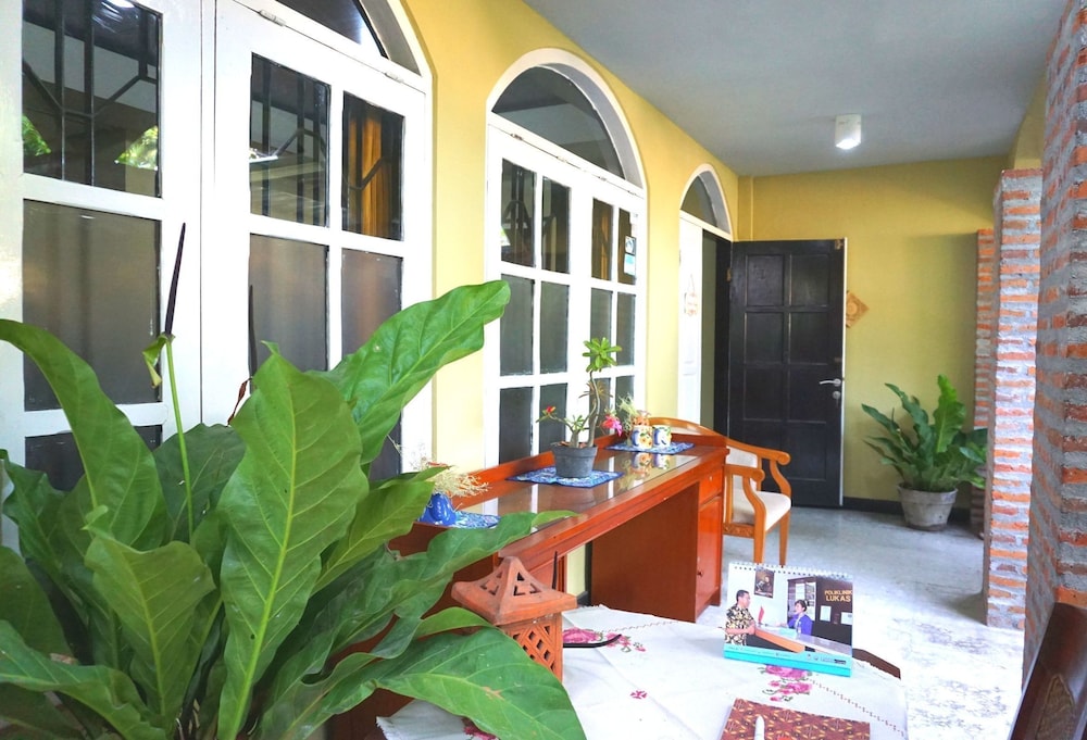 Kanti Kinasih Homestay by The Grand Java view 4
