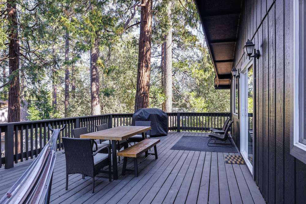 Access to Pine Mountain Lake: Family Cabin w/ Deck