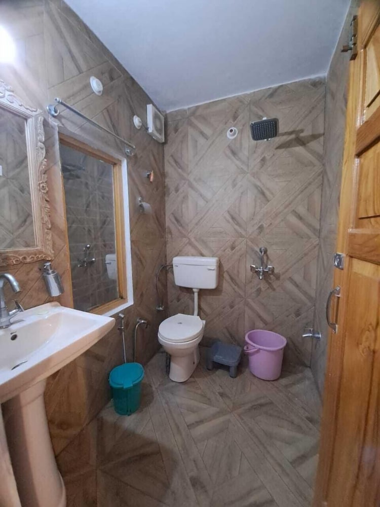 Gopi Homestay and Restaurant (Jim Corbett)