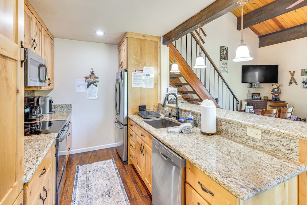 5 Mi to Northstar Resort! Multi-level Family Condo