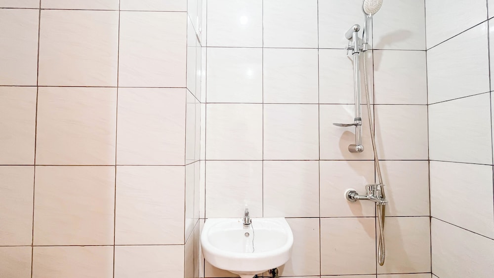 Comfortable Studio Room (No Kitchen) at Bandaraya - Tallasa City Makassar Apartment