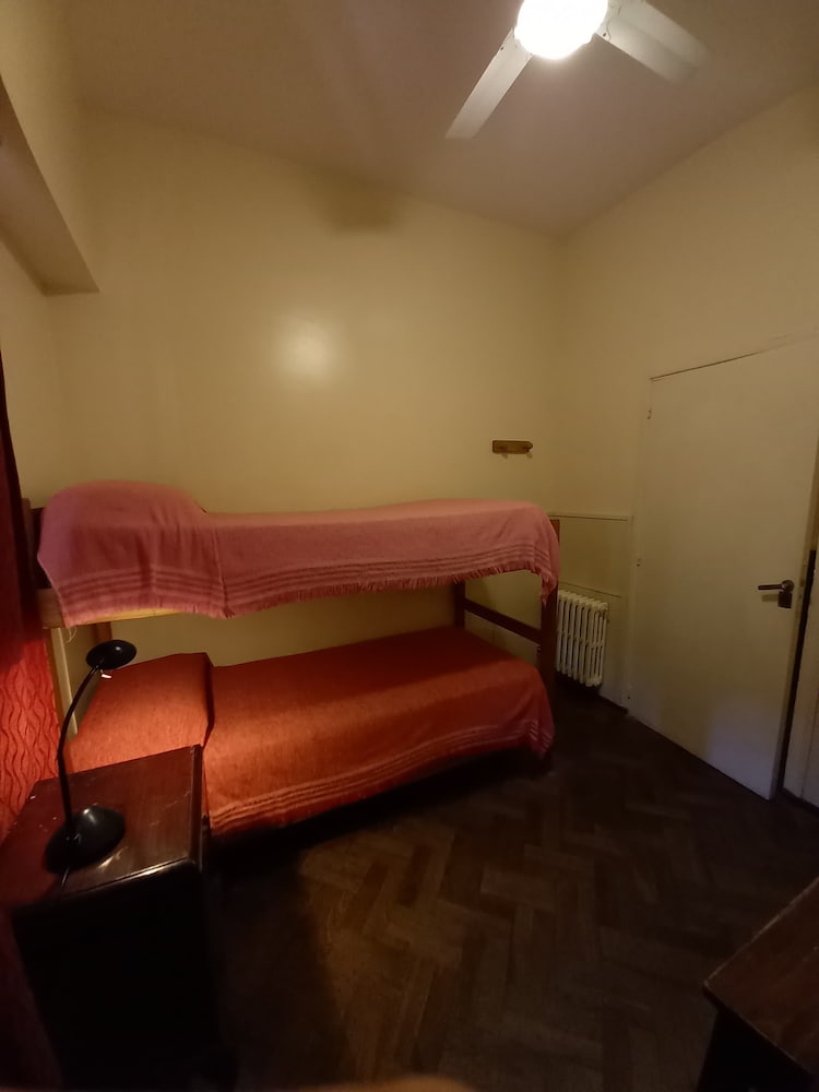 Alamo Hostel & Suites
