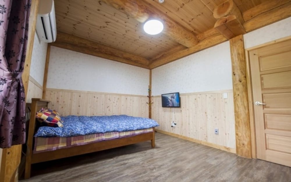 Boryeong Bulbitmaroo Pension view 4