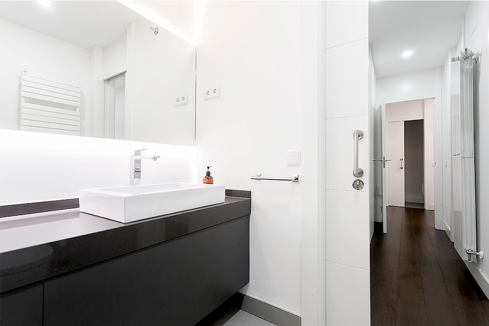 Modern 2 BD Duplex in Front of Atocha Train Station Atocha II