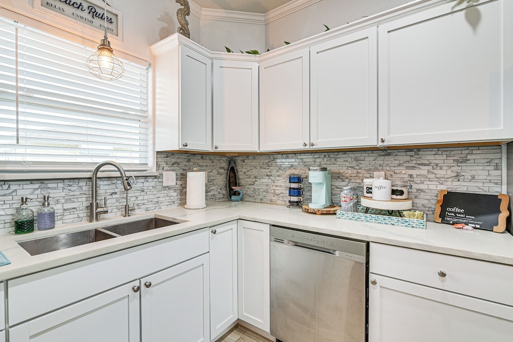 Serene Surfside Beach Retreat w/ Ocean Views! view 5