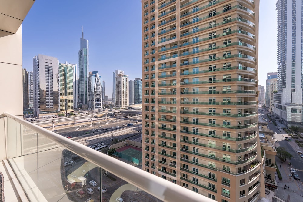 Cozy 1-bedroom Apartment at West Avenue Tower Near Marina Beach