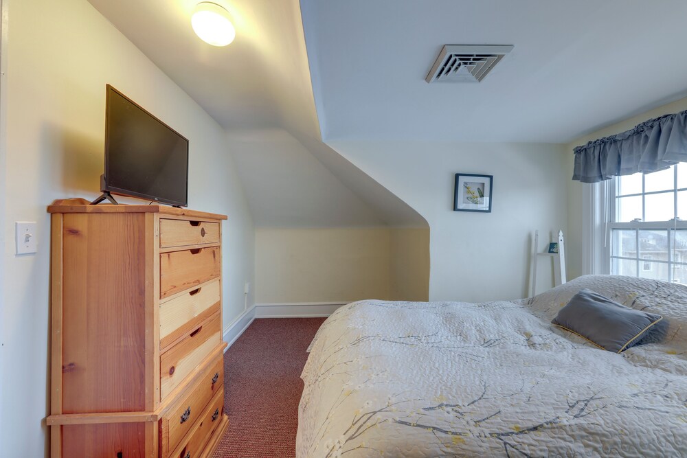 < 1/2 Mi to Boardwalk: Roomy Wildwood Retreat!