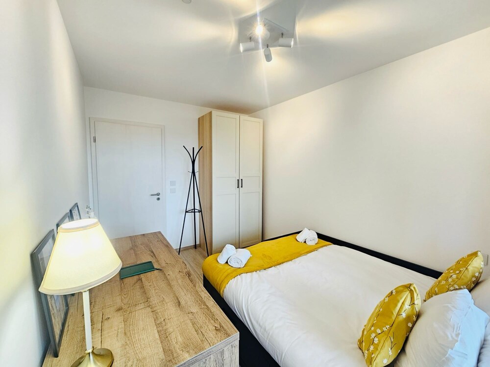Serene 2 bedroom flat with terrace