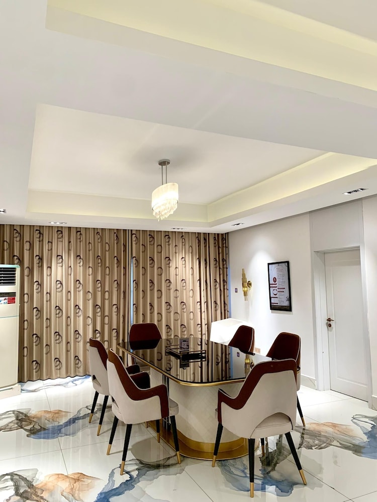Sujimoto Residences