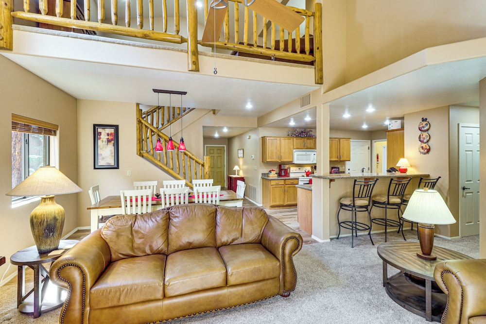 Pinetop Lakes Golf Club Cabin w/ Central A/C