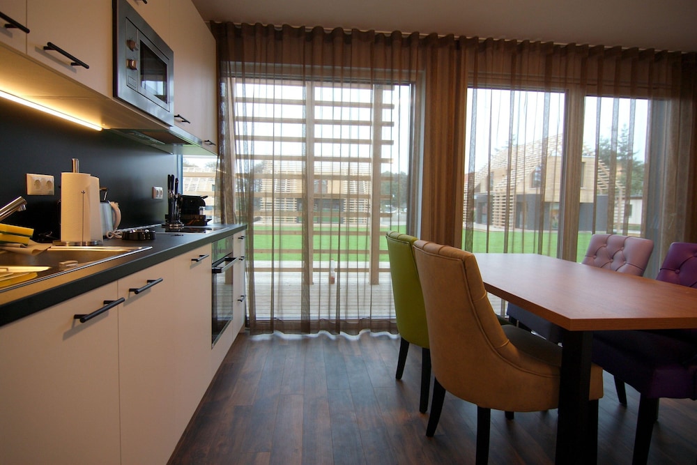 Chalet Near Schwerin With Golf & Castle Views