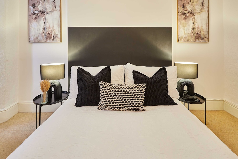 Host Stay Milford Road