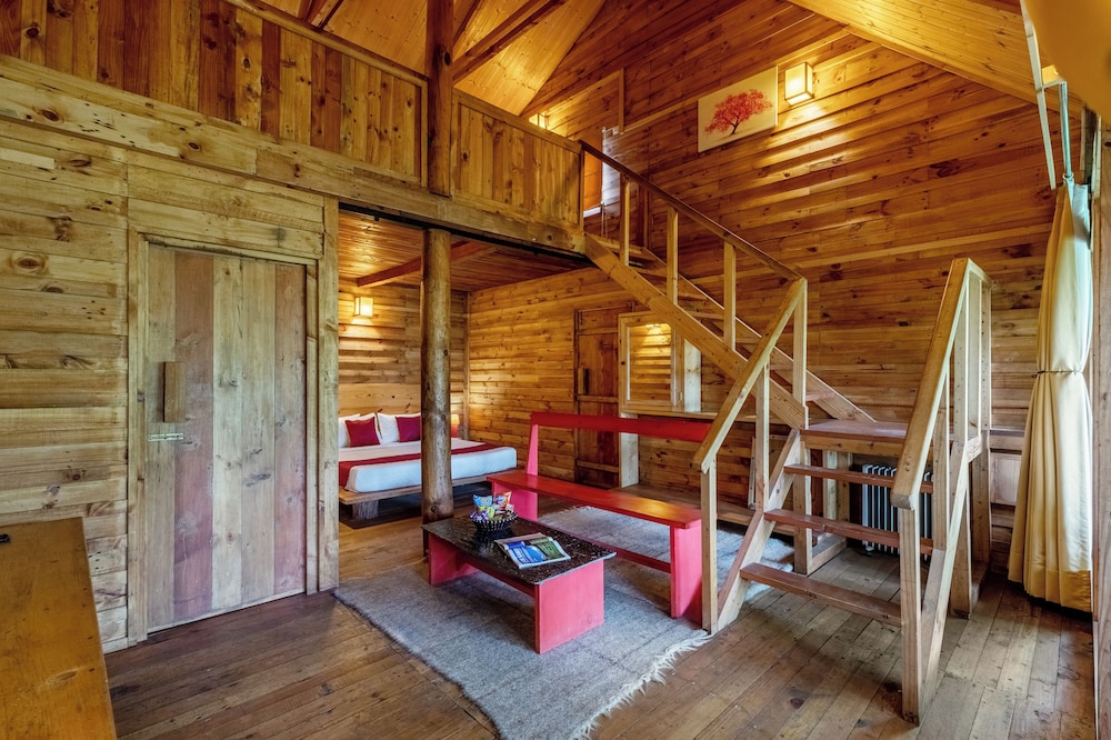 Alaya Stays Suro Woodbine Chalet Cottage