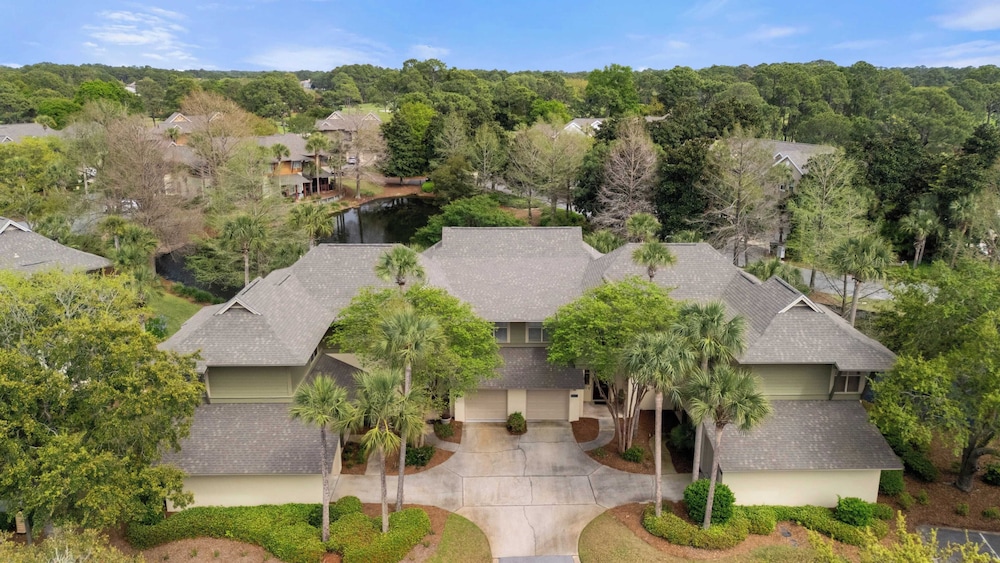 Serene Pondfront Stay w/ View, Pool Access, & Walk to Baytowne Wharf