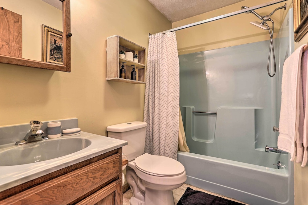 Resort Perks: Picturesque Poconos Getaway!
