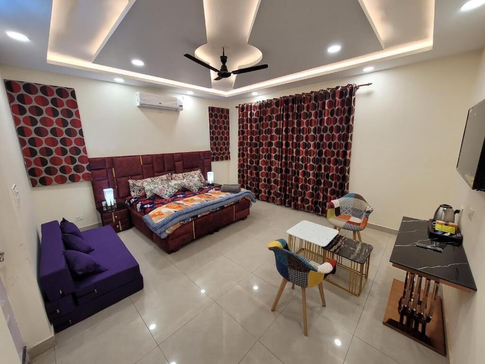 Regalia Home