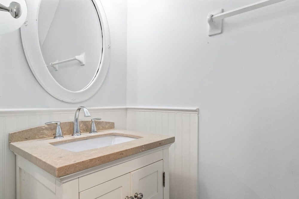 Blessed By The Sea Crescent Beach Activities 2 Bedroom Home