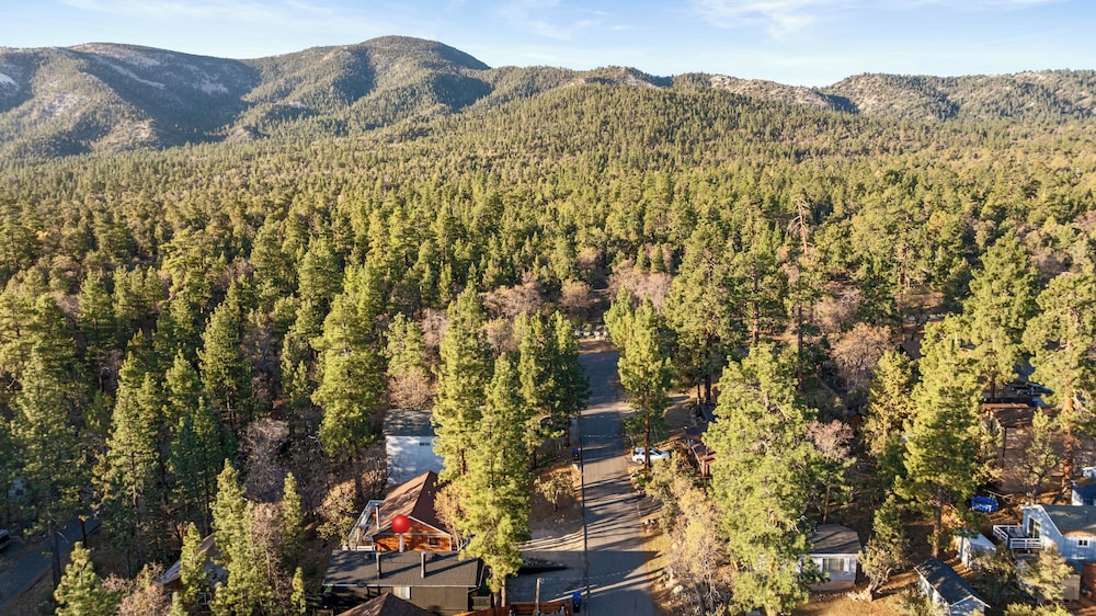 Luxury Studio Escape - Trails & Views