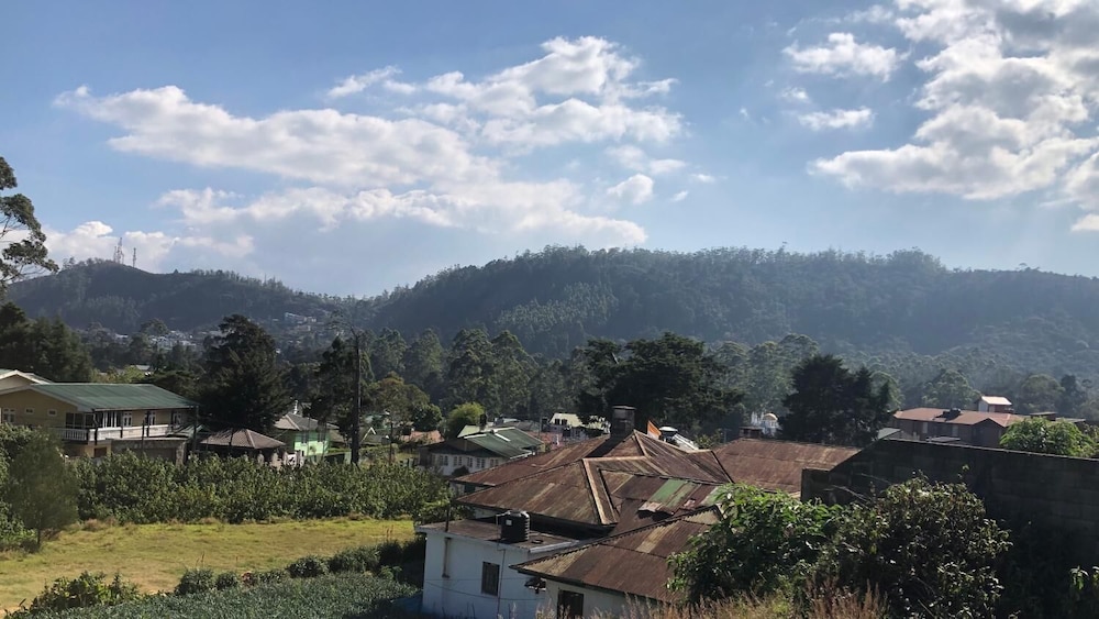 White Cottage Nuwara Eliya view 2